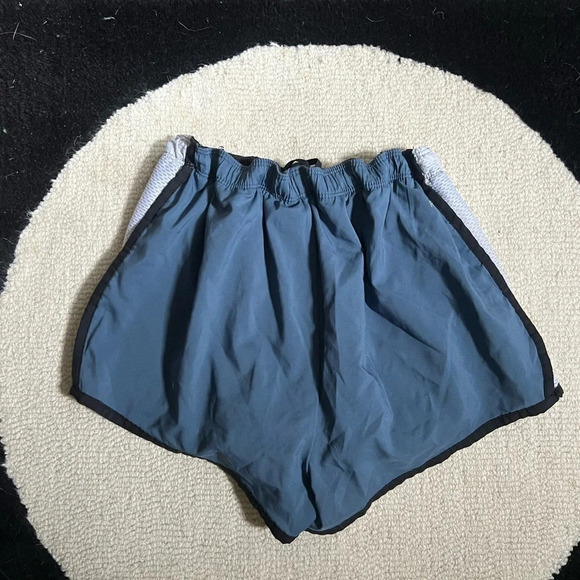 Reebok running short - Picture 4 of 4